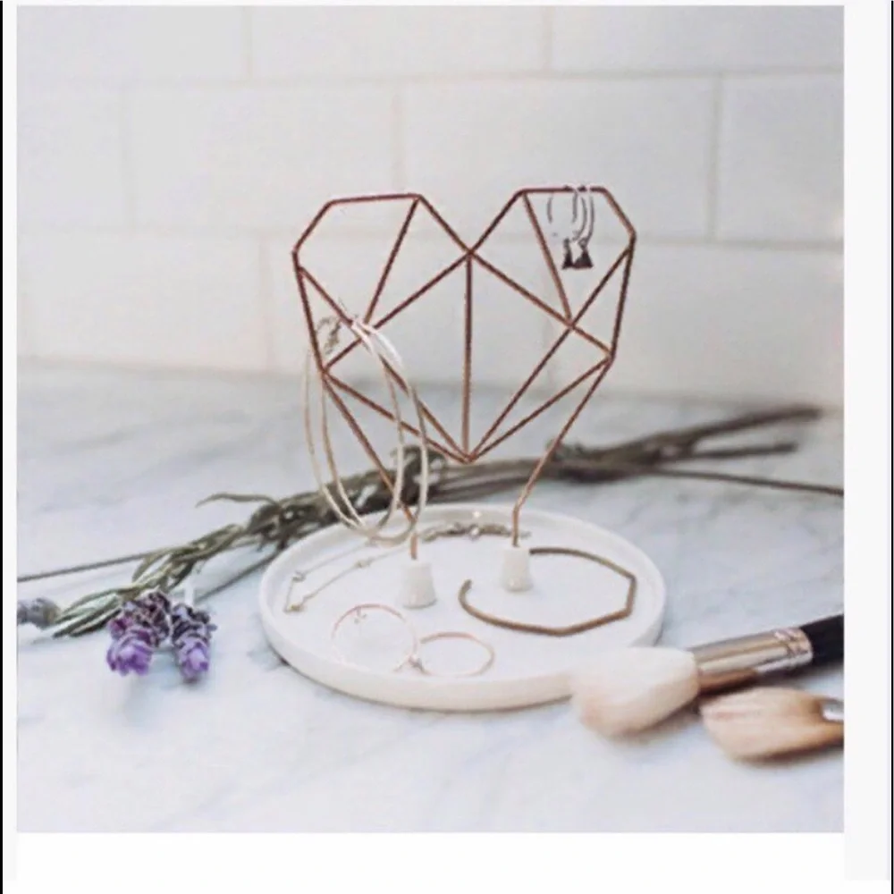 Wire Heart Ceramic Jewelry Holder